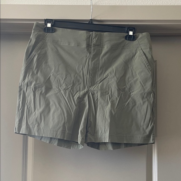 Columbia Pants - Columbia Women’s Olive Green Performance Hiking Shorts